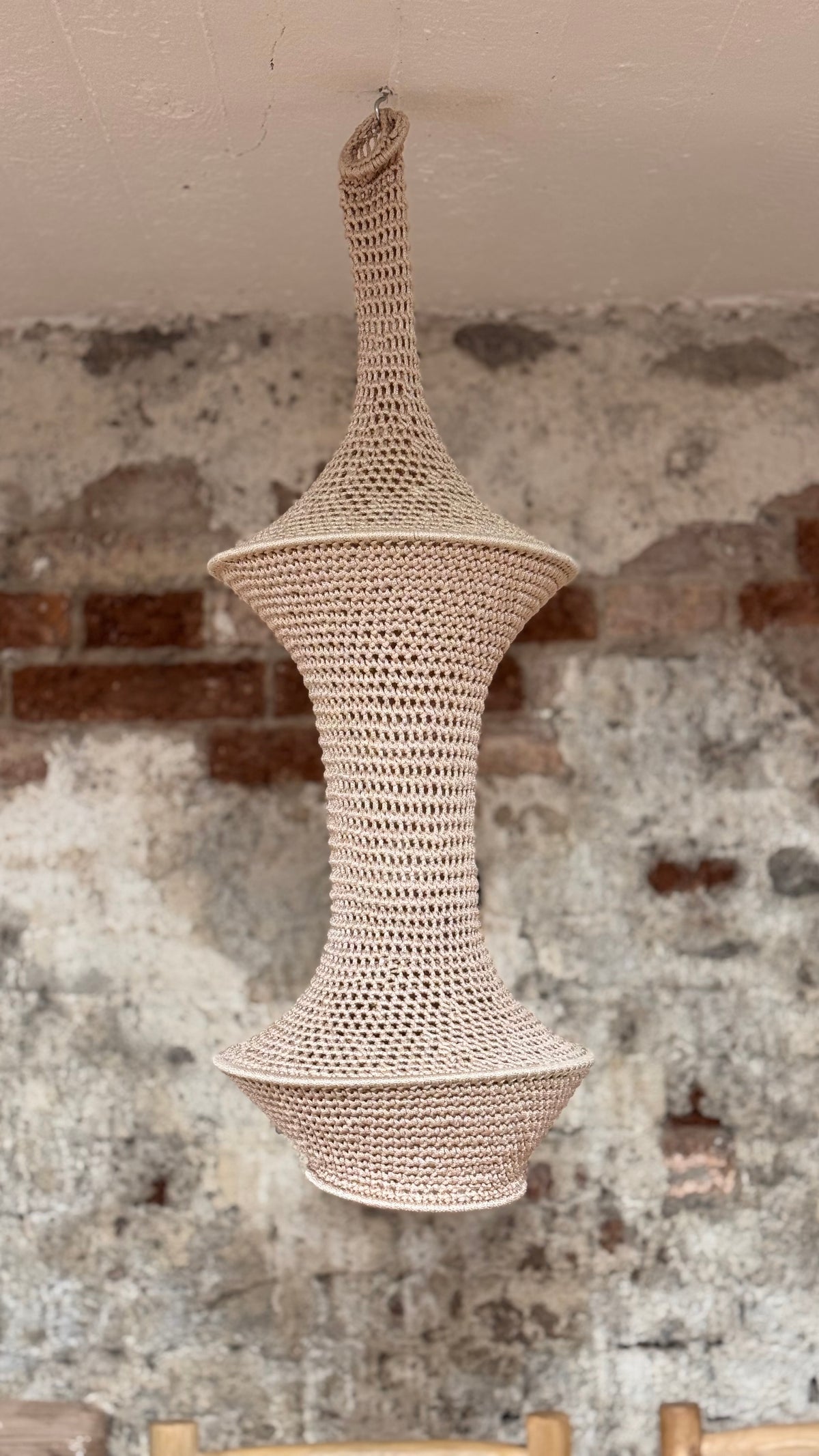 Háčkované stínidlo béžové 76cm