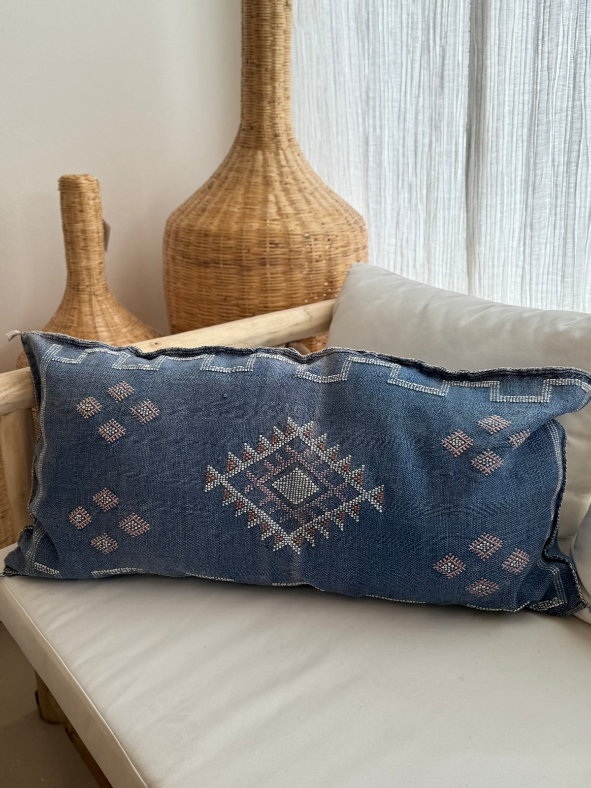 Polštář kaktusové hedvábí tmavě modrý XXL 95x40cm